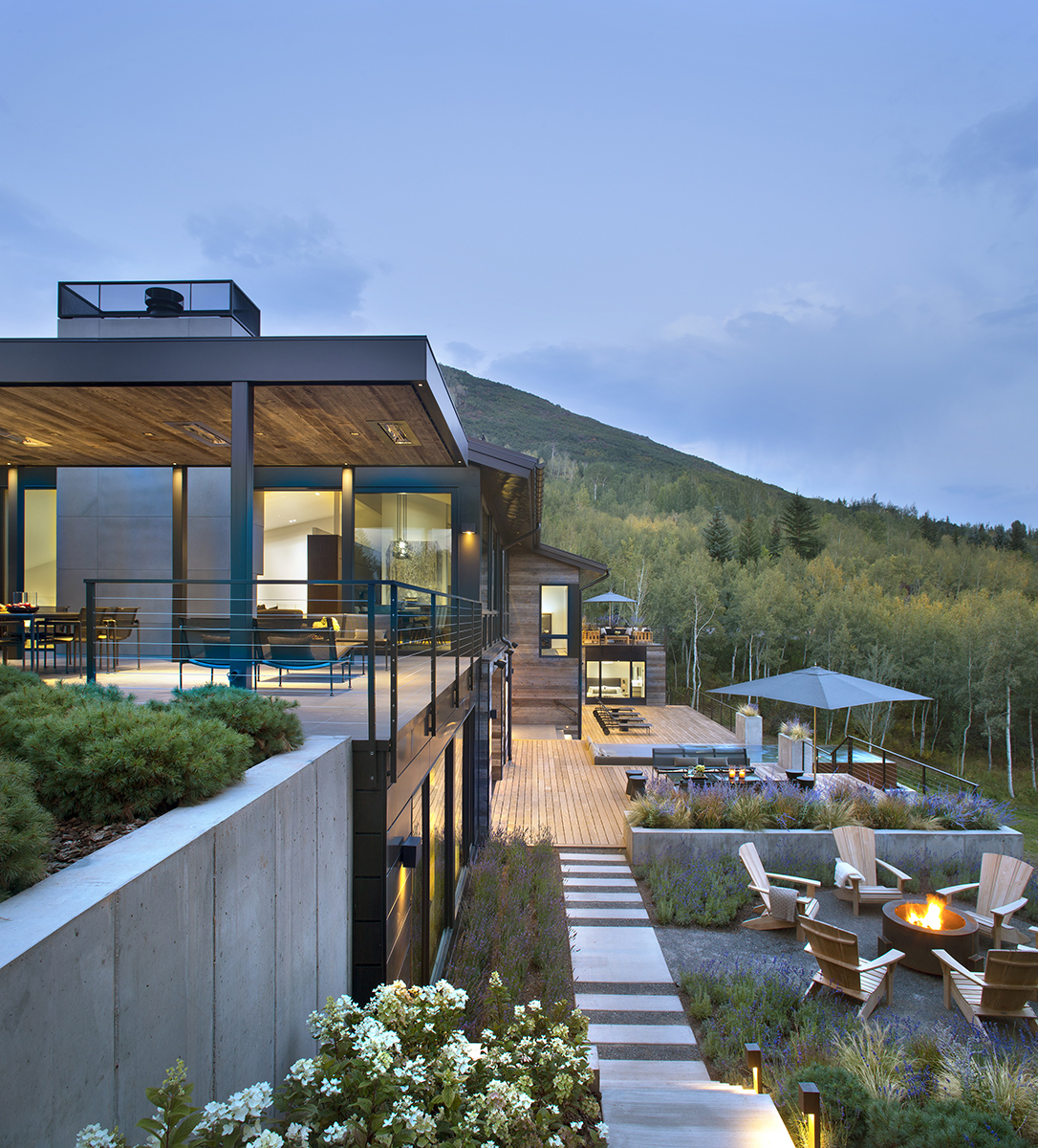Exterior design of the lookout mountain home