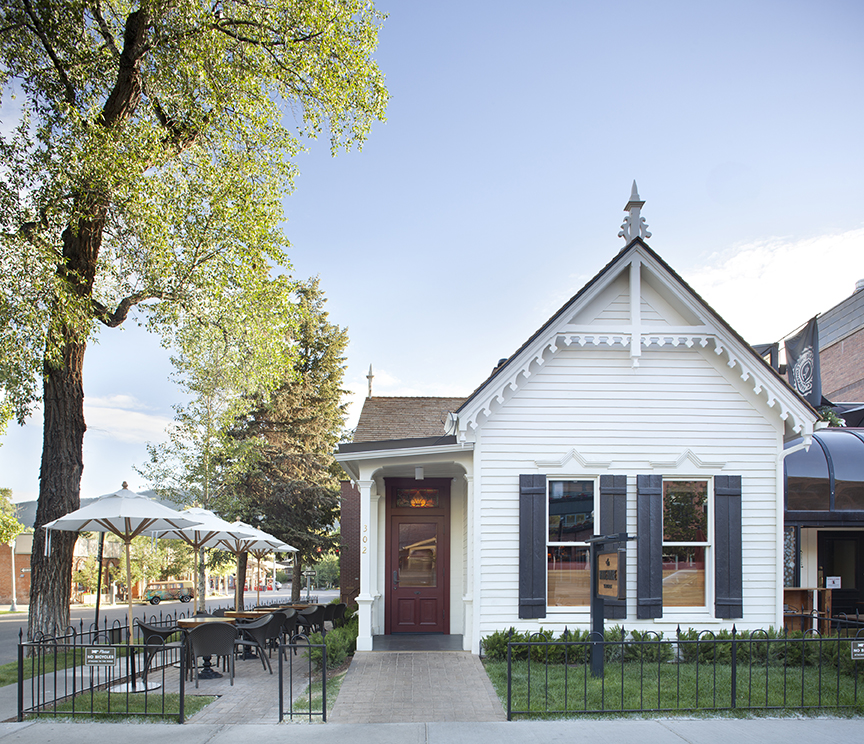 WHITE HOUSE TAVERN